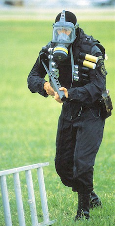 hk69gasmask.jpg (38125 �ֽ�)